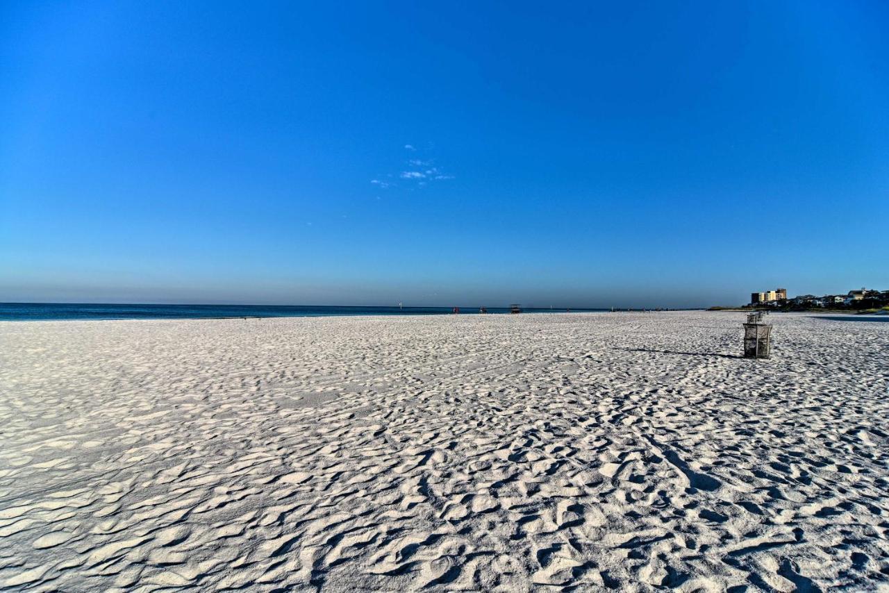 Coastal Sea Side Townhome - Walk To Beach! เคลียร์วอเตอร์บีช ภายนอก รูปภาพ