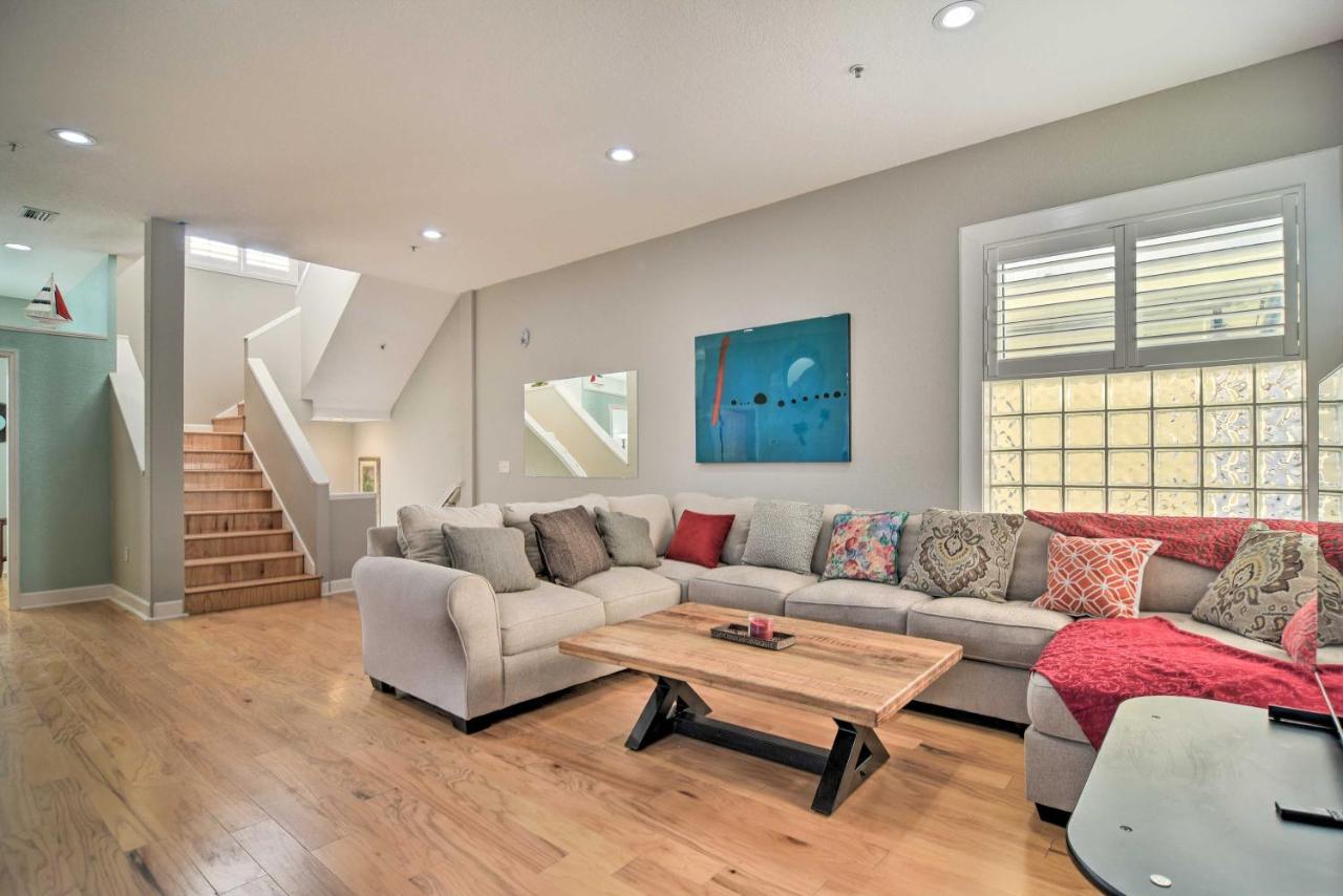 Coastal Sea Side Townhome - Walk To Beach! เคลียร์วอเตอร์บีช ภายนอก รูปภาพ